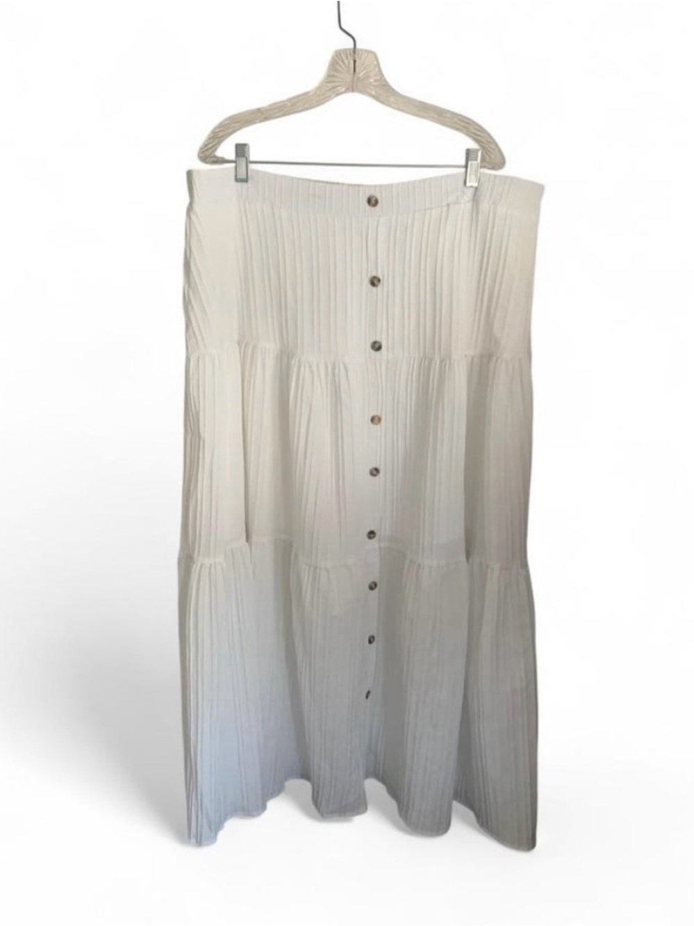 Vintage  boho tiered maxi skirt white  faux button 2X Boho beachy flowy casual